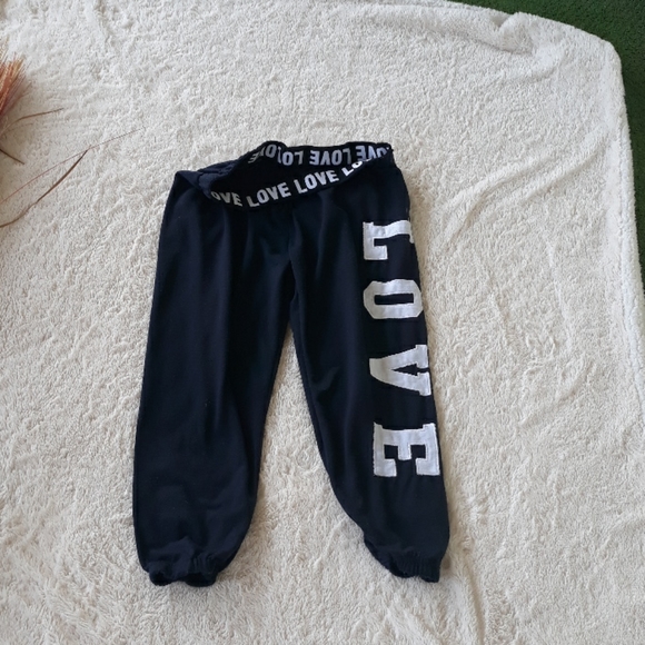 Roma Concepts sweat capris - Picture 1 of 3
